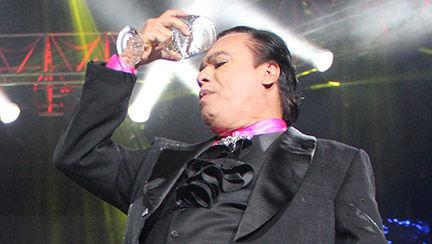 Neto's Tucson: It's 'Amor Eterno' for late singer Juan Gabriel